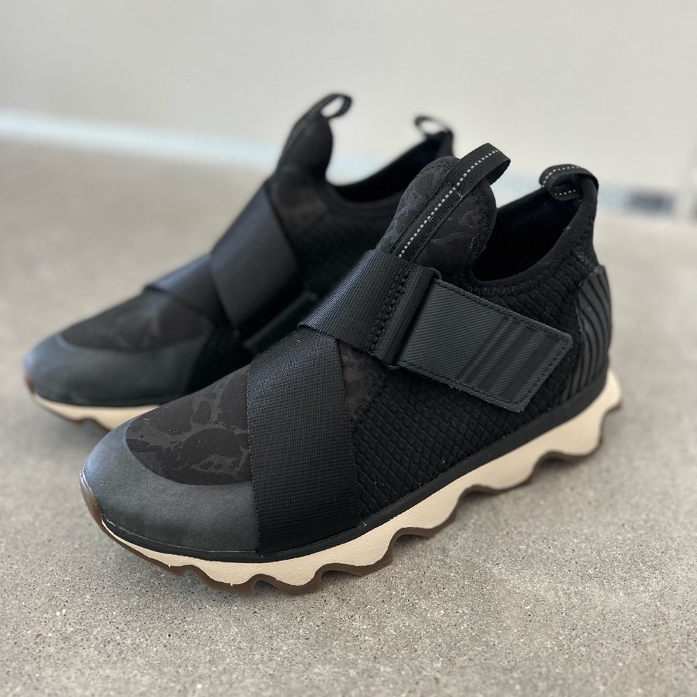 Sorel tennis shoe